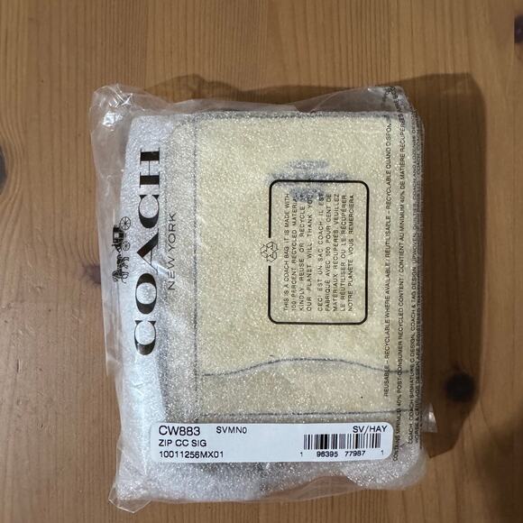 ❤️ Coach Zip Card Case In Signature Canvas - Picture 4 of 5